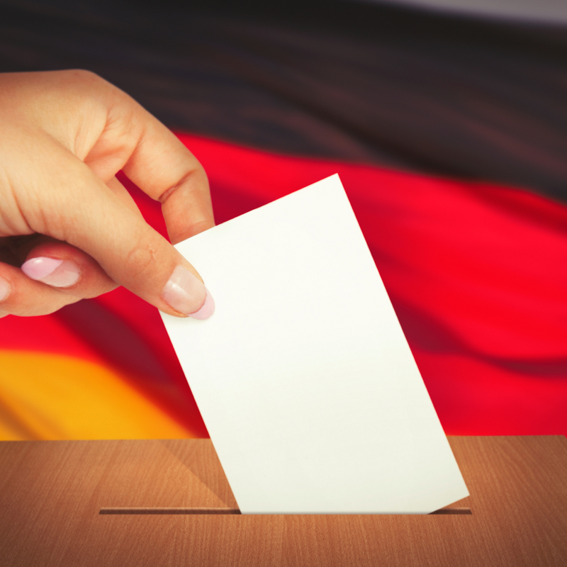 Beispielbild Wahlschein in Urne
