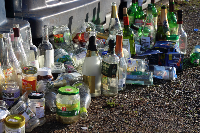 Müllablage Glascontainer